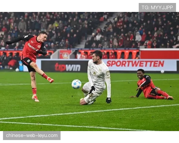 半场：多特蒙德0-1落后于美因茨，欧冠席位岌岌可危